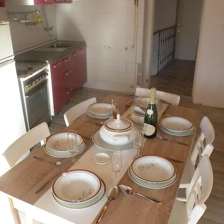 Roc Holiday Home * Roč