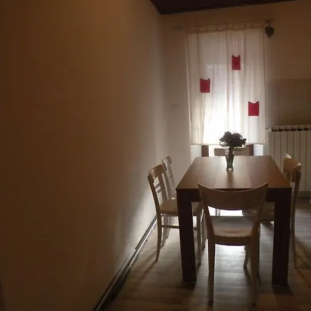 Roc Holiday Home Seoska kuća *