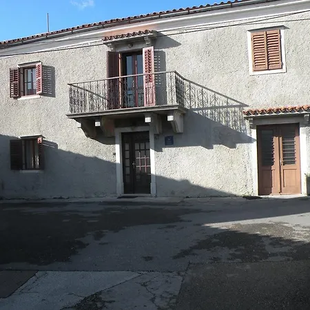 Kır Evi Roc Holiday Home Roč