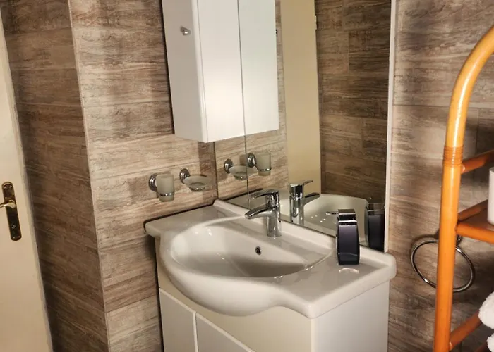 Country house Roc Holiday Home